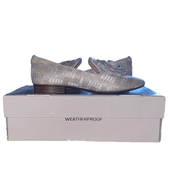 NWB Taryn Rose Woven Floral Loafers in Chalk - Picture 14 of 15